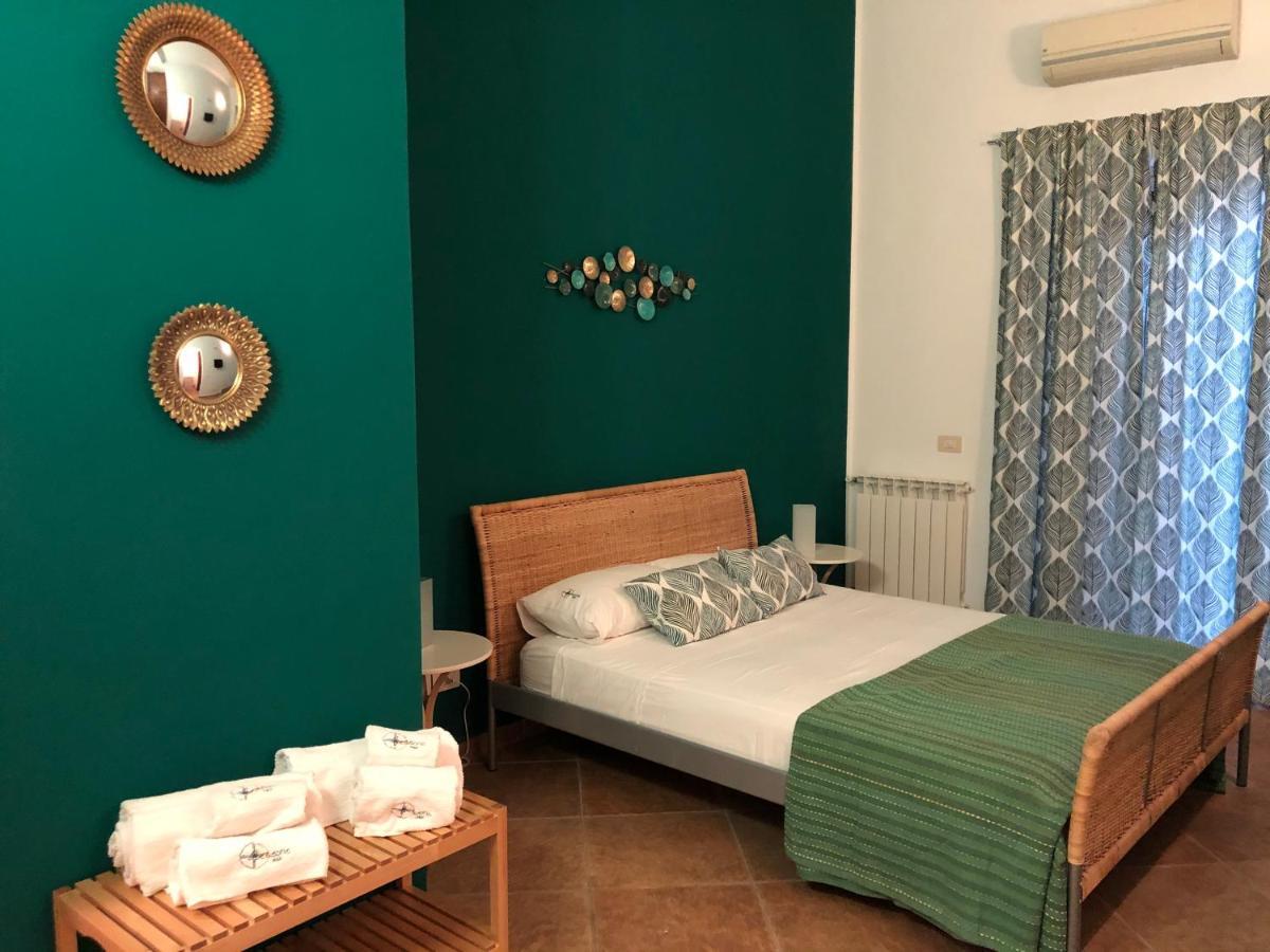 Four Seasons Hotel Николози Екстериор снимка